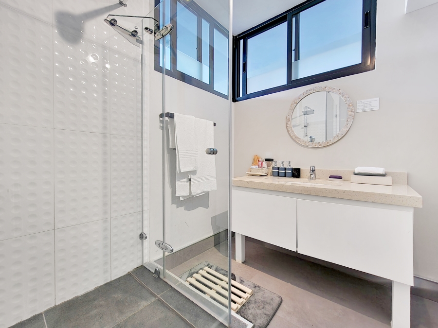 To Let 7 Bedroom Property for Rent in Camps Bay Western Cape